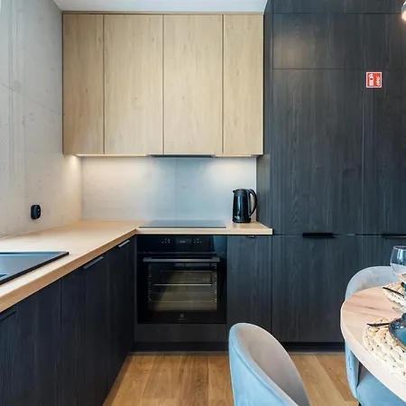 Lägenhet Golden Seaside By Aparo - Plaza 200m, 2 Lazienki, 2 Sypialnie Oraz Salon, 3 Tv, Balkon, Lozeczko *