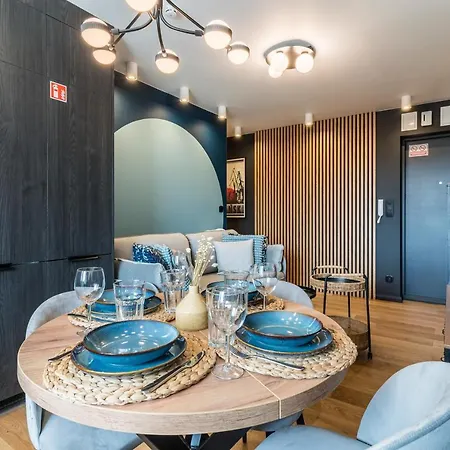 Golden Seaside By Aparo - Plaza 200m, 2 Lazienki, 2 Sypialnie Oraz Salon, 3 Tv, Balkon, Lozeczko *