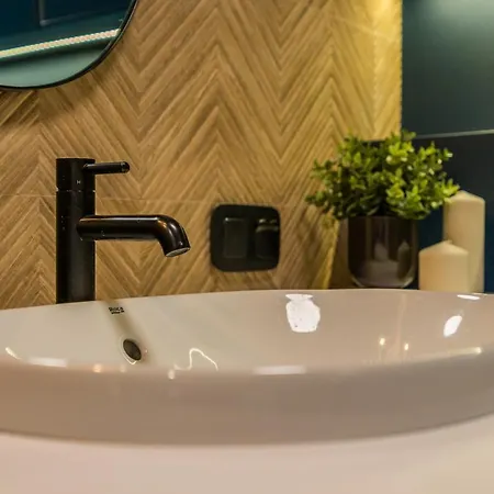 Golden Seaside By Aparo - Plaza 200m, 2 Lazienki, 2 Sypialnie Oraz Salon, 3 Tv, Balkon, Lozeczko * Gdaňsk